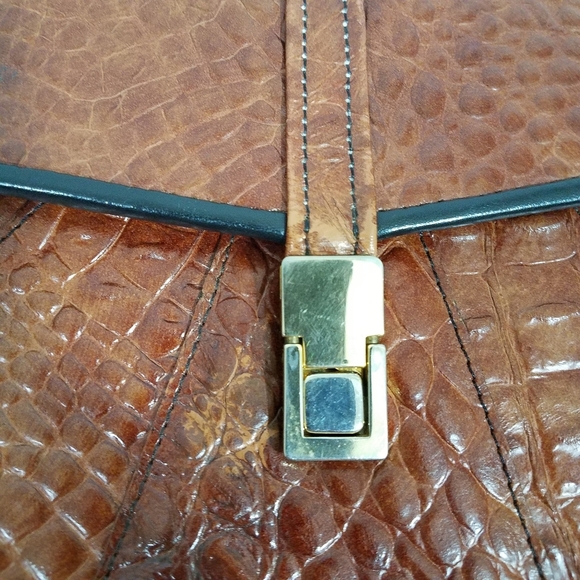 Leather and Crocodile Purse - Picture 12 of 12